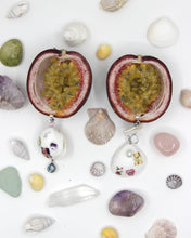 Load image into Gallery viewer, Pinctada earrings