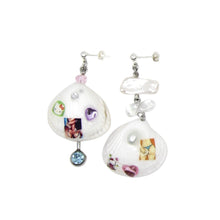 Load image into Gallery viewer, Pinctada earrings
