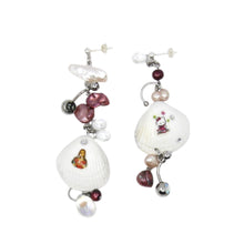 Load image into Gallery viewer, Akoya earrings
